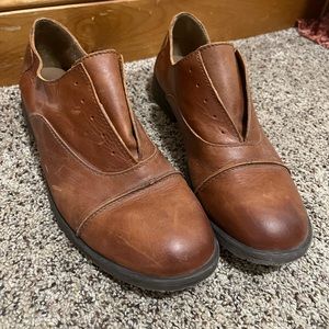 Women’s Born Oxford style shoe, size 11